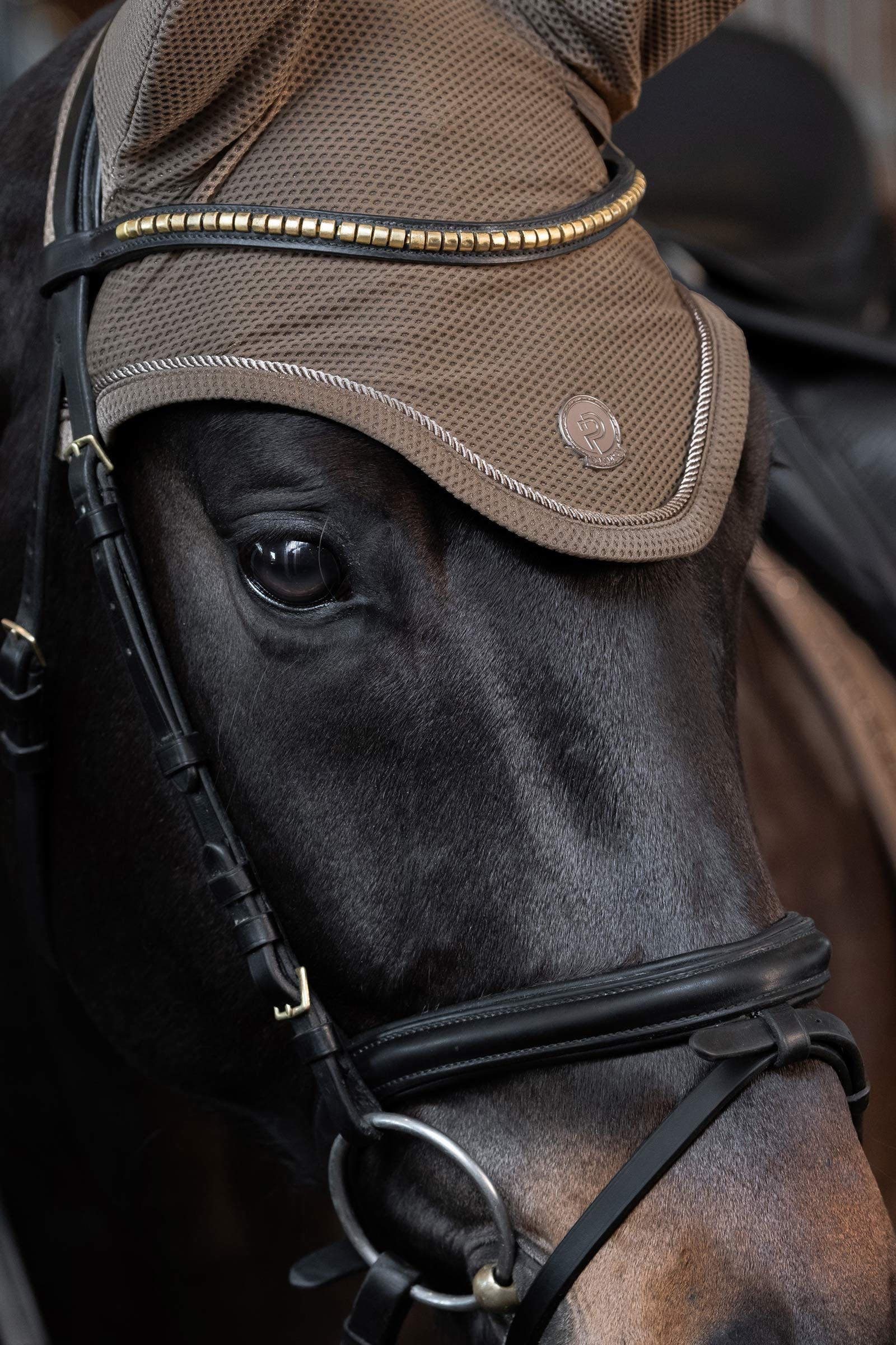 Eskadron Platinum 25 Dynair Mesh Sport Fly Hood Saddle Pads