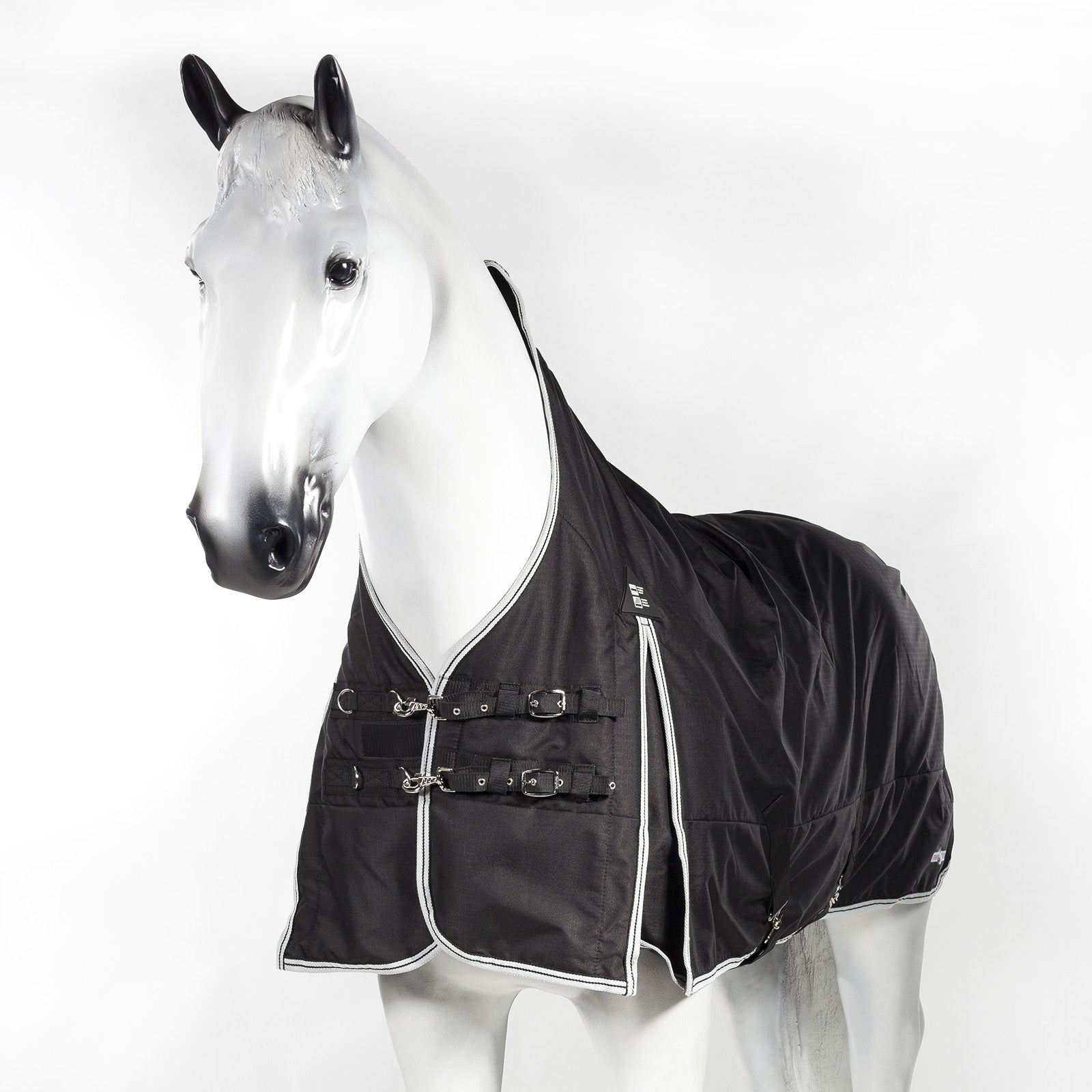 Finntack Pro Alaska Turnout Rug with high neck Horse Rugs