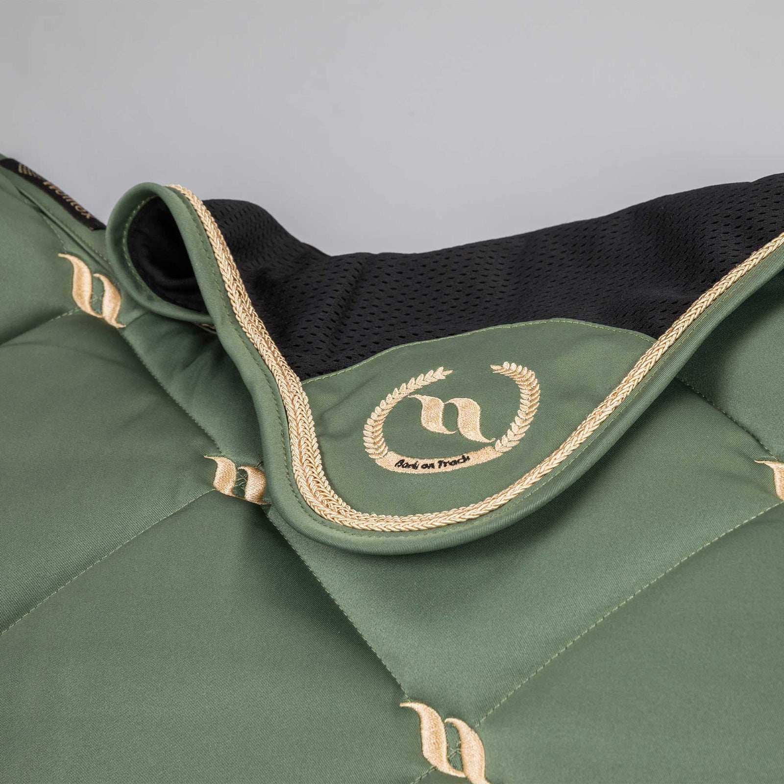 Back on Track Nights Collection Horse Bonnet With Welltex® Saddle Pads