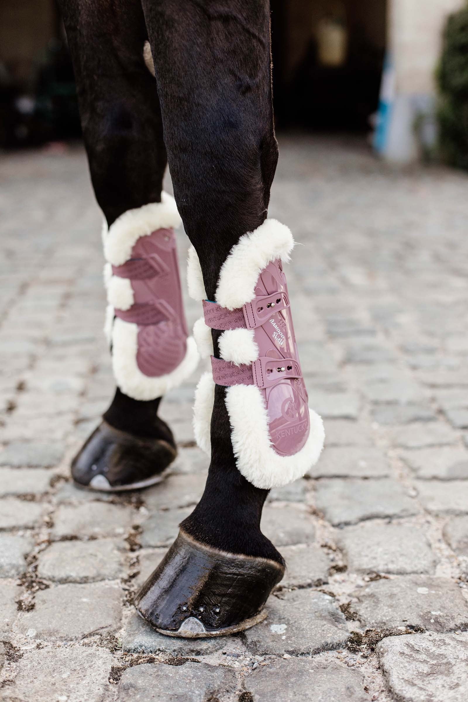 Kentucky Horsewear Elastyczne bambusowe ochraniacze z wegańskim futerkiem Leg Protection & Hoof Protection for Horses