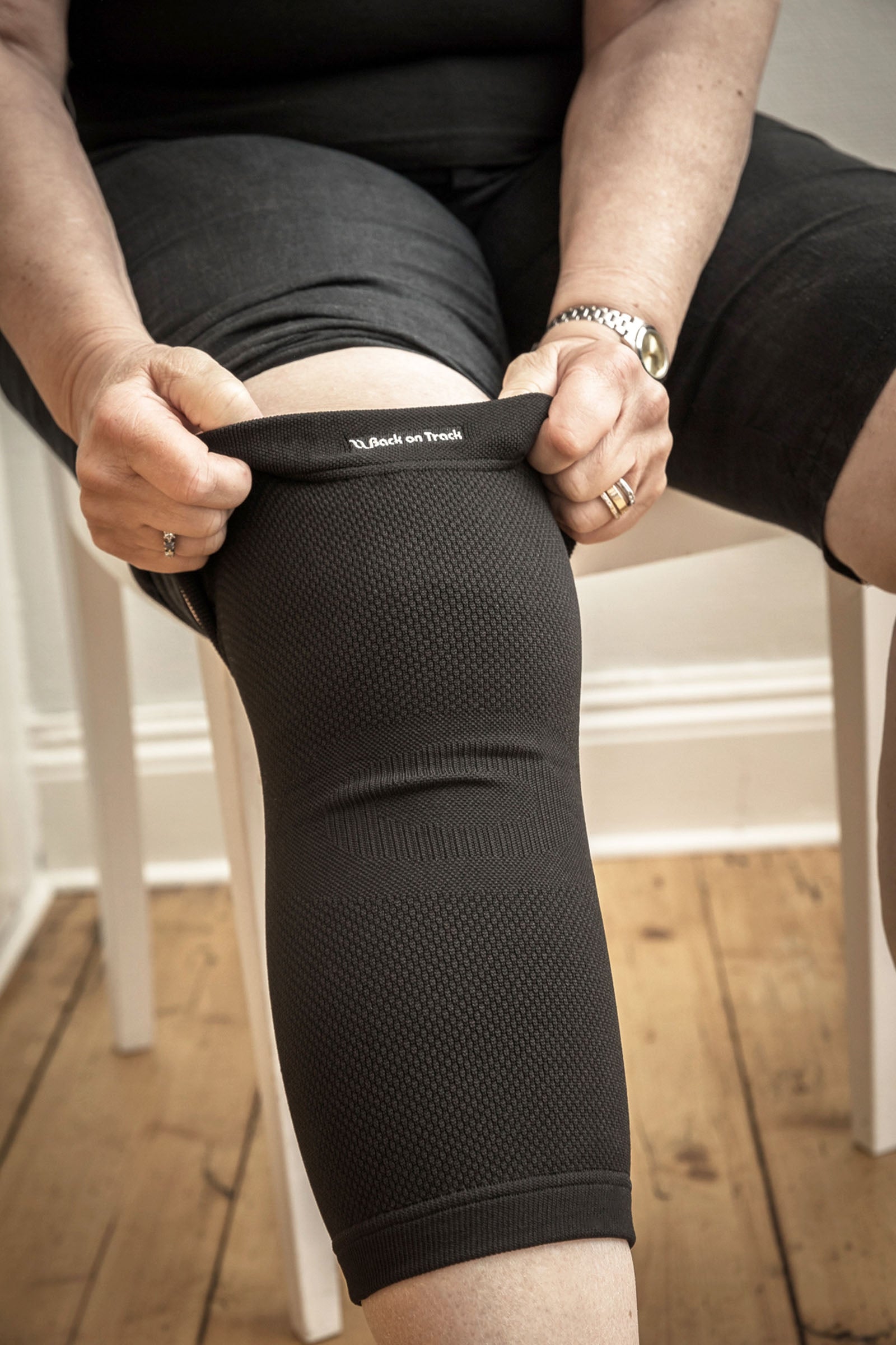 Back on Track Physio Knee Brace, 4way stretch Accessories