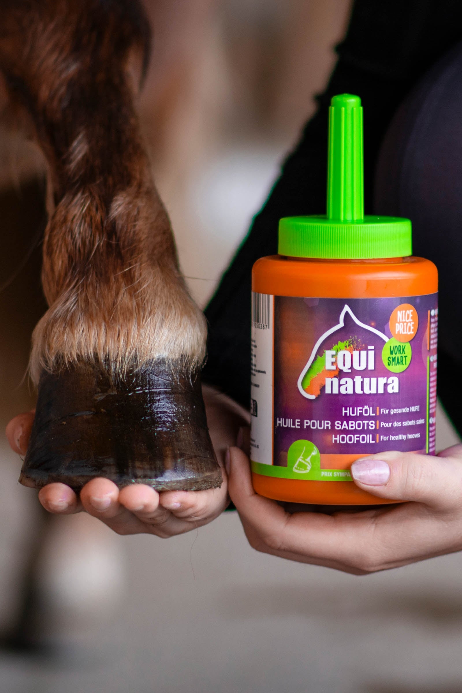 Equinatura Hoof Oil With Brush, 450 ml Horse Health Care