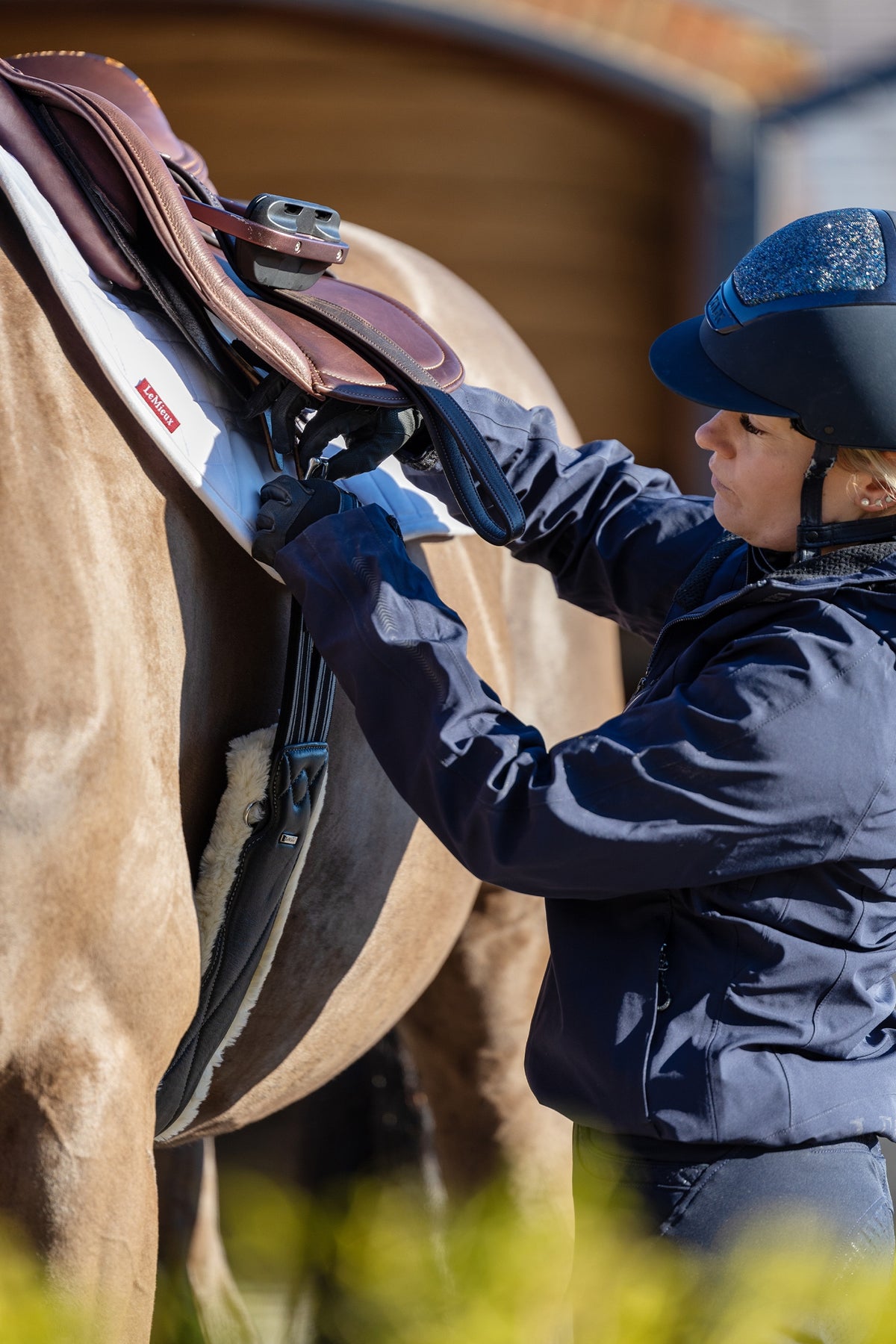 LeMieux Arika Simuwool Contoured Long Girth Saddles, Girths & Stirrups