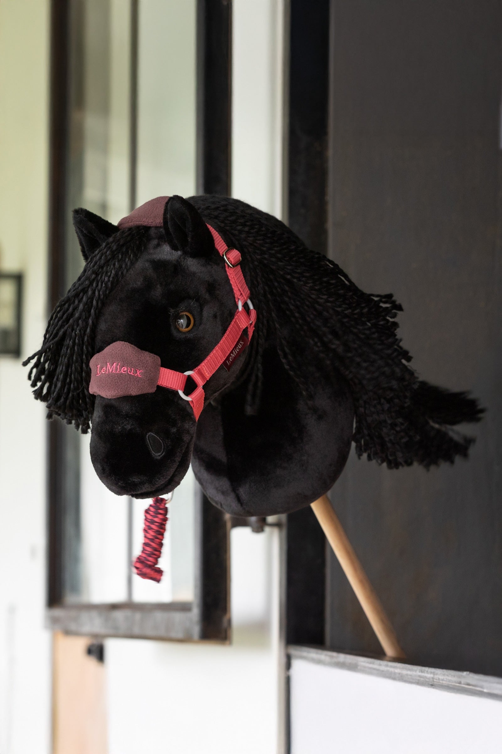 LeMieux Hobby Horse Vogue Headcollar & Leadrope Toys