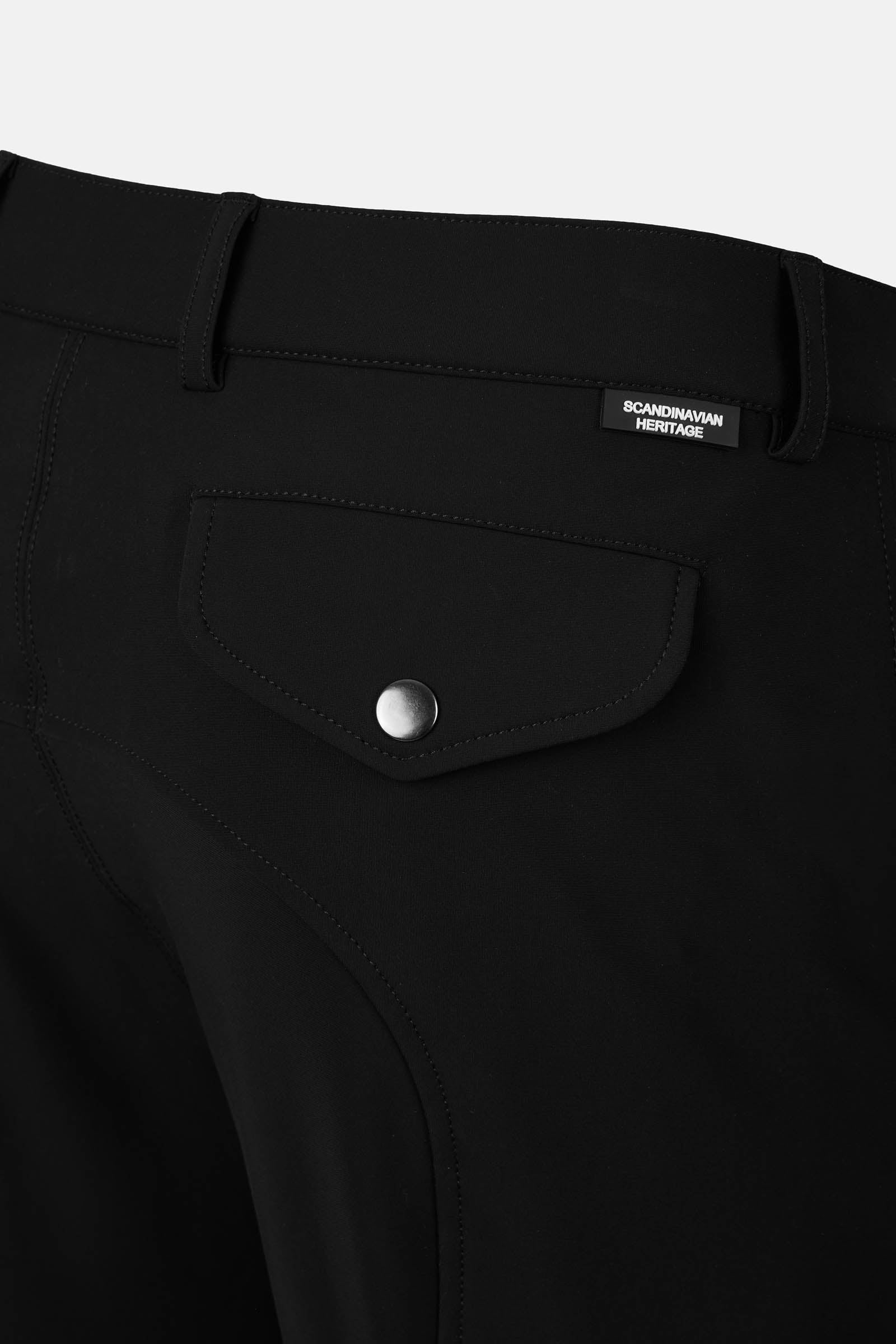 Pack shot 2
