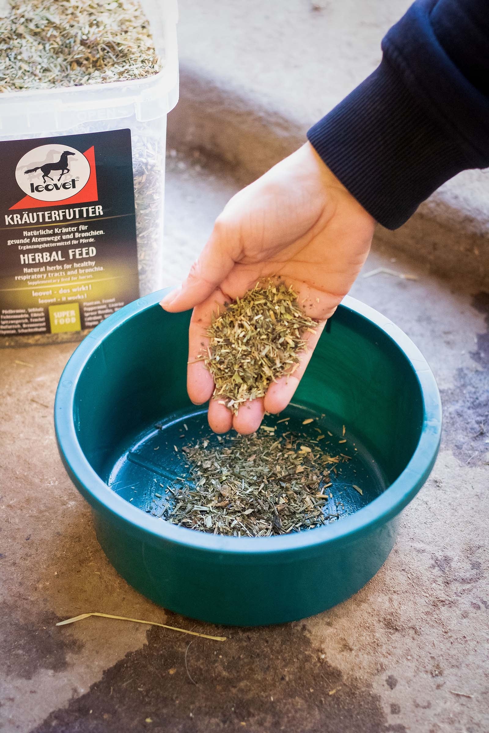 Leovet Herbal Feed, 800g Horse Feed & Nutrition