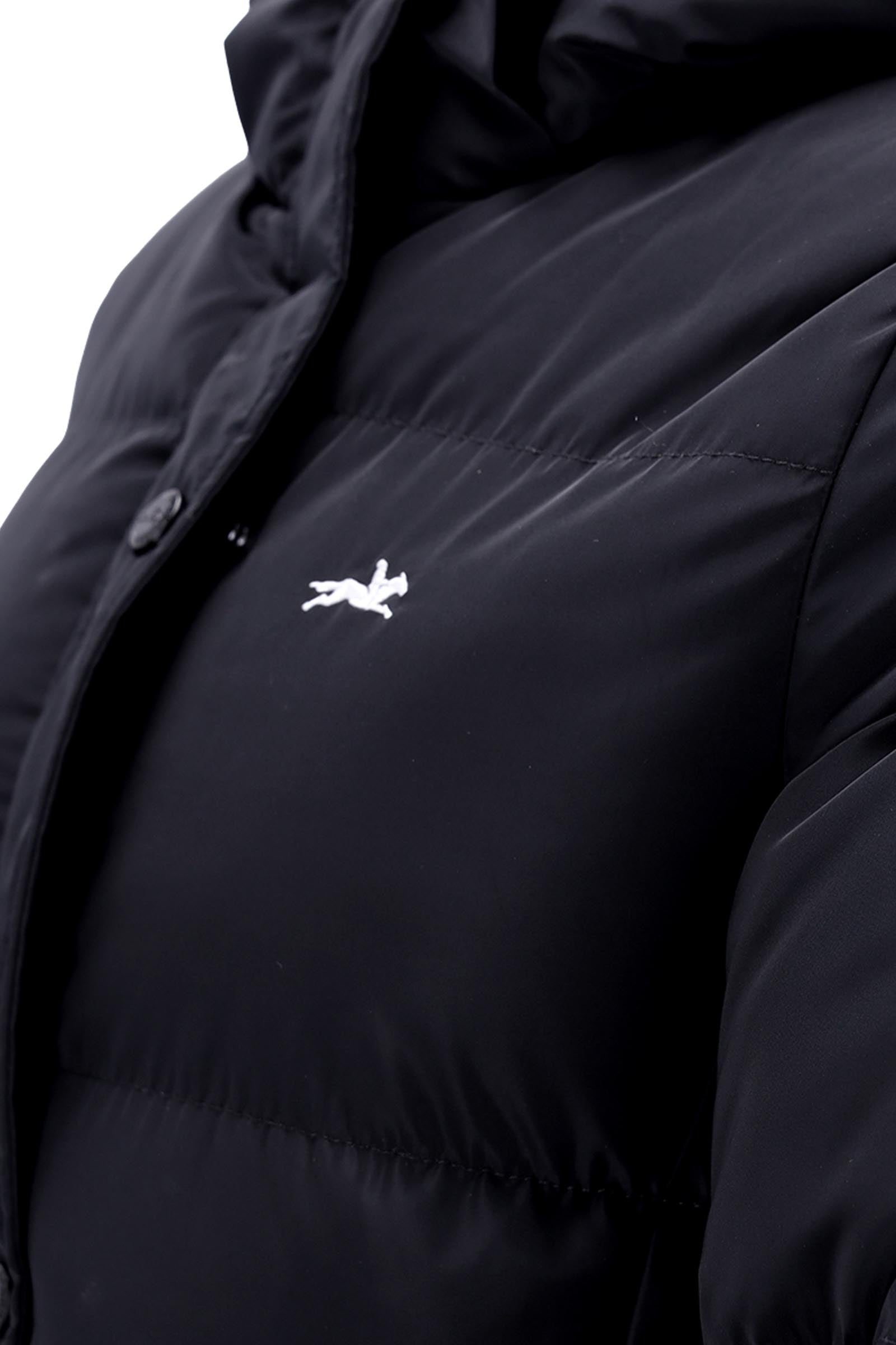 Pack shot 6