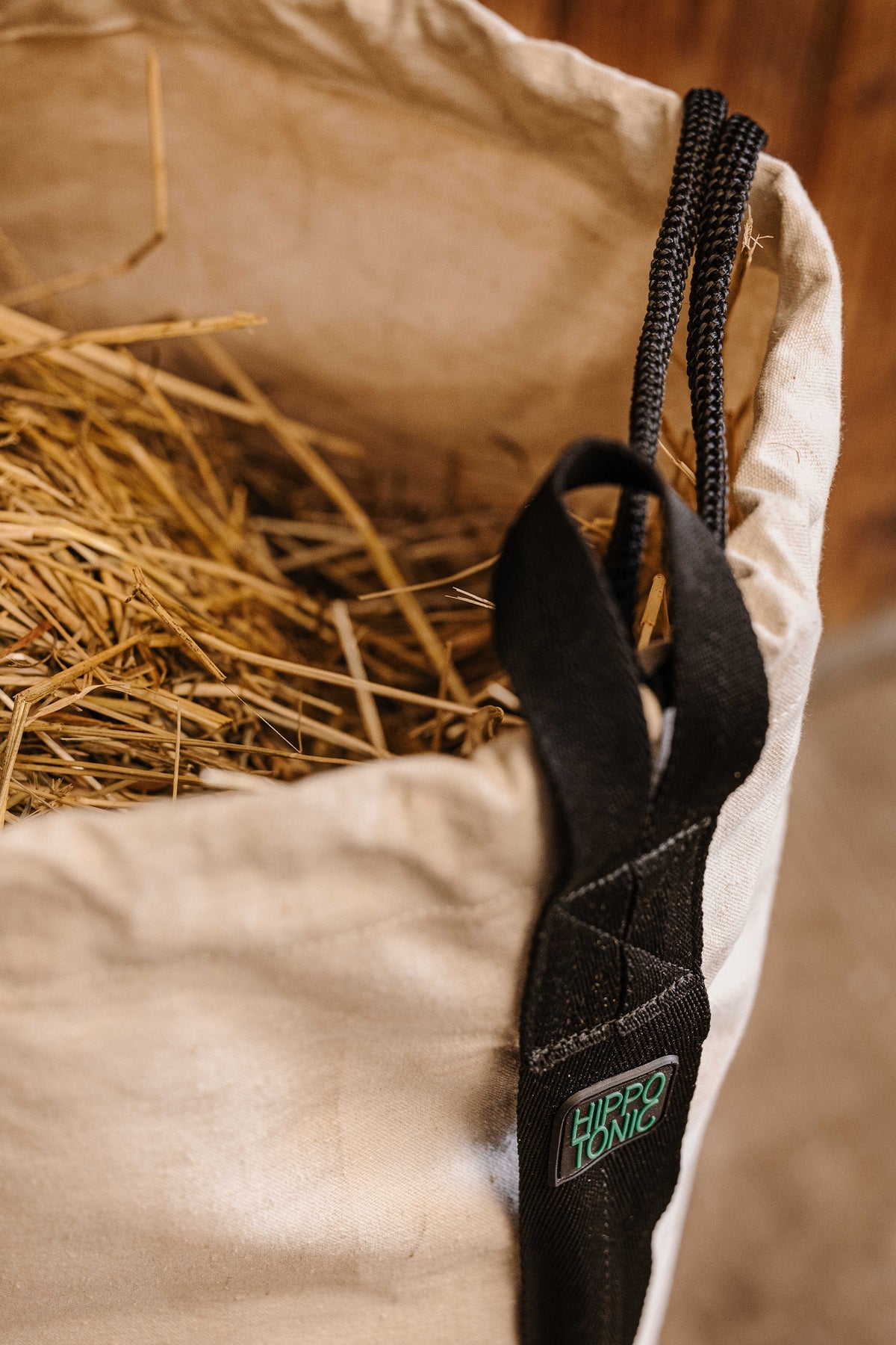 HIPPOTONIC Transport Hay Bag (80 x 70 cm) Horse Feeders & Waterers