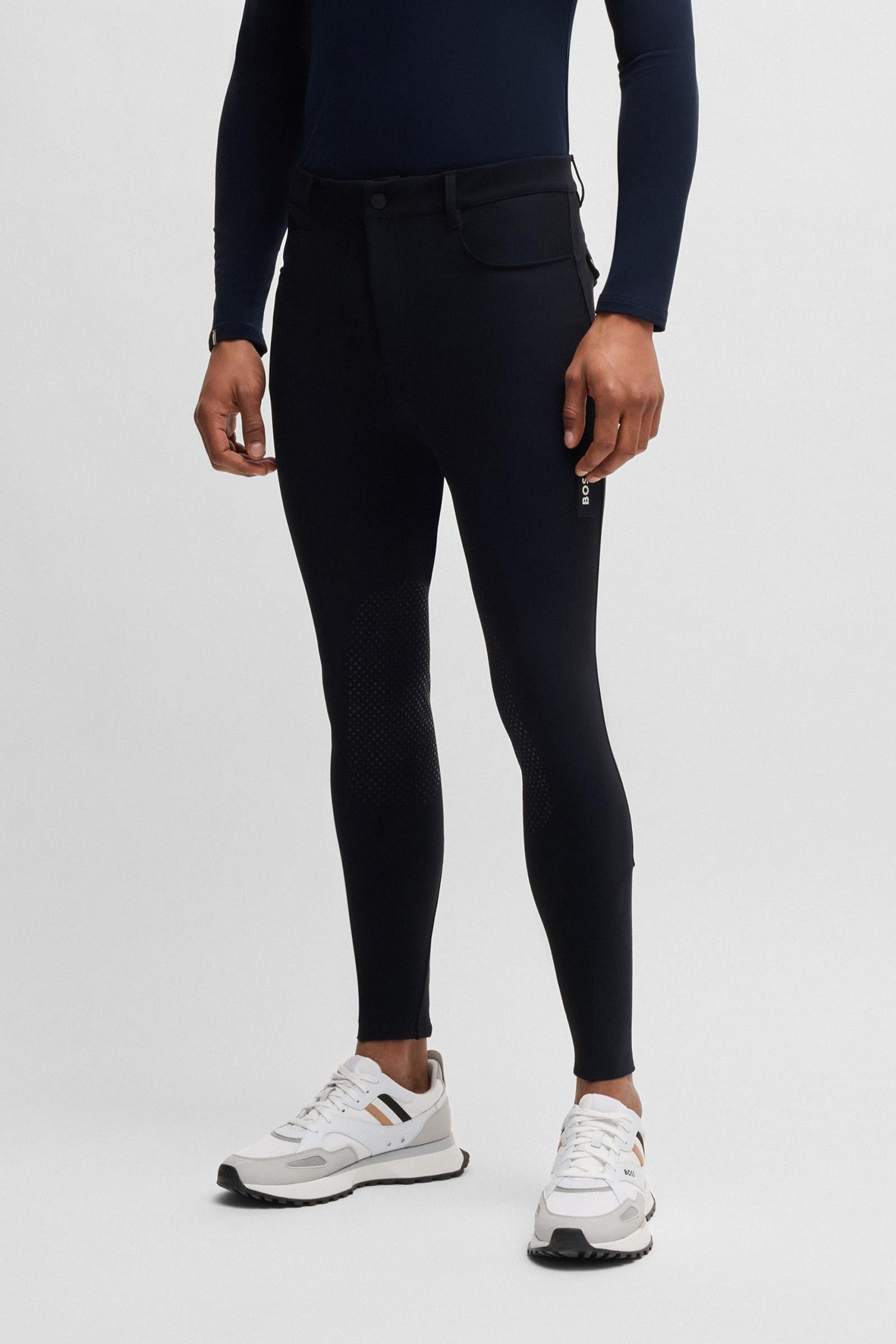 Model shot 2