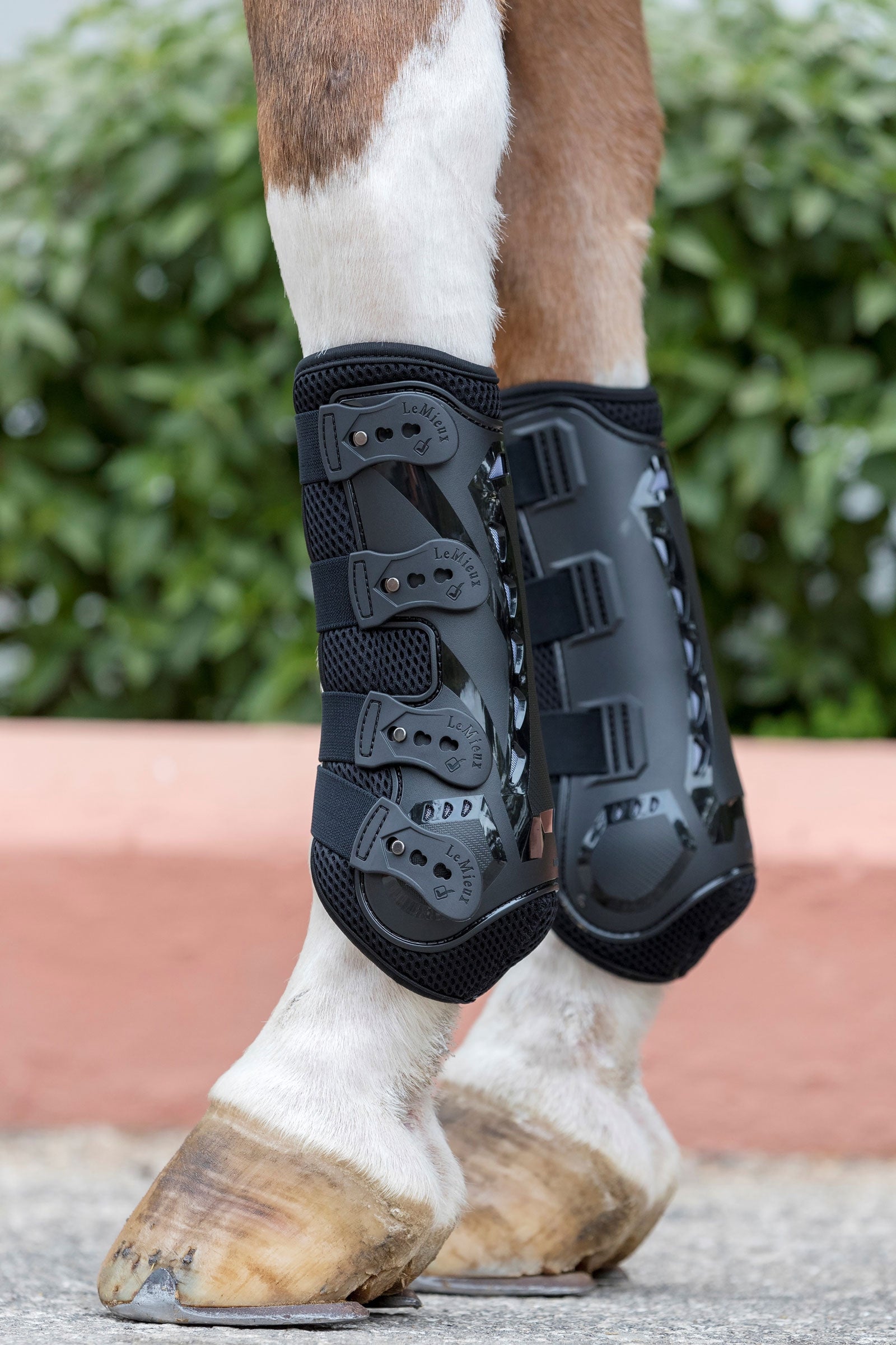LeMieux Ultra Mesh Snug ochraniacze na tylne nogi Leg Protection & Hoof Protection for Horses