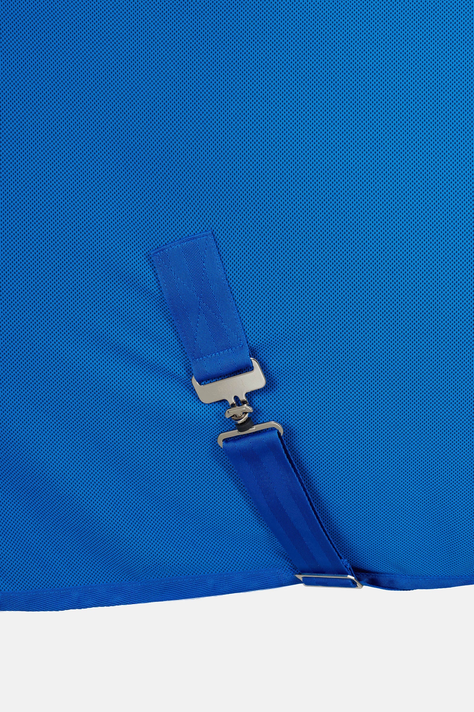 Pack shot 3