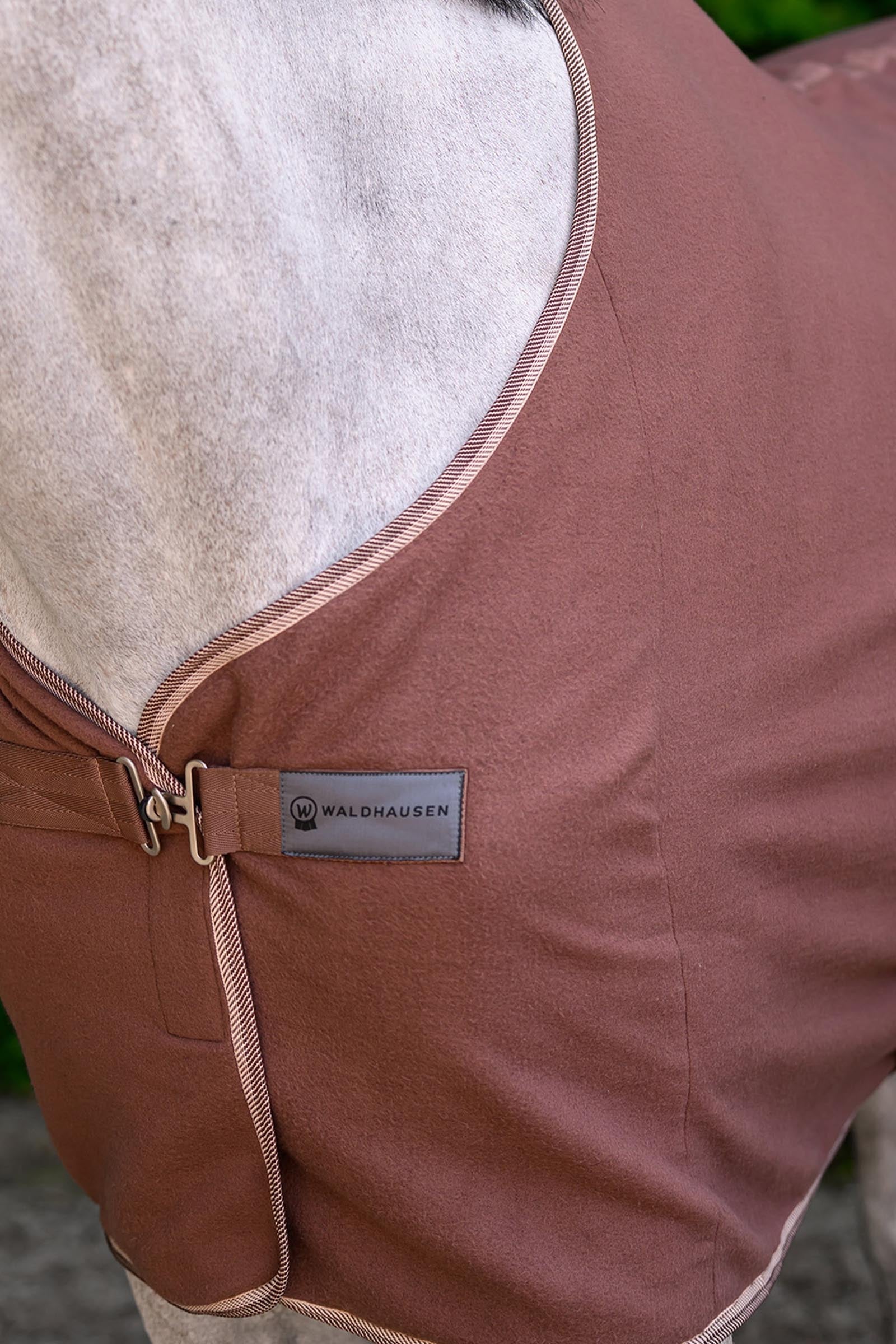 Waldhausen ECONOMIC Fleece Rug with Cross Surcingles Horse Rugs