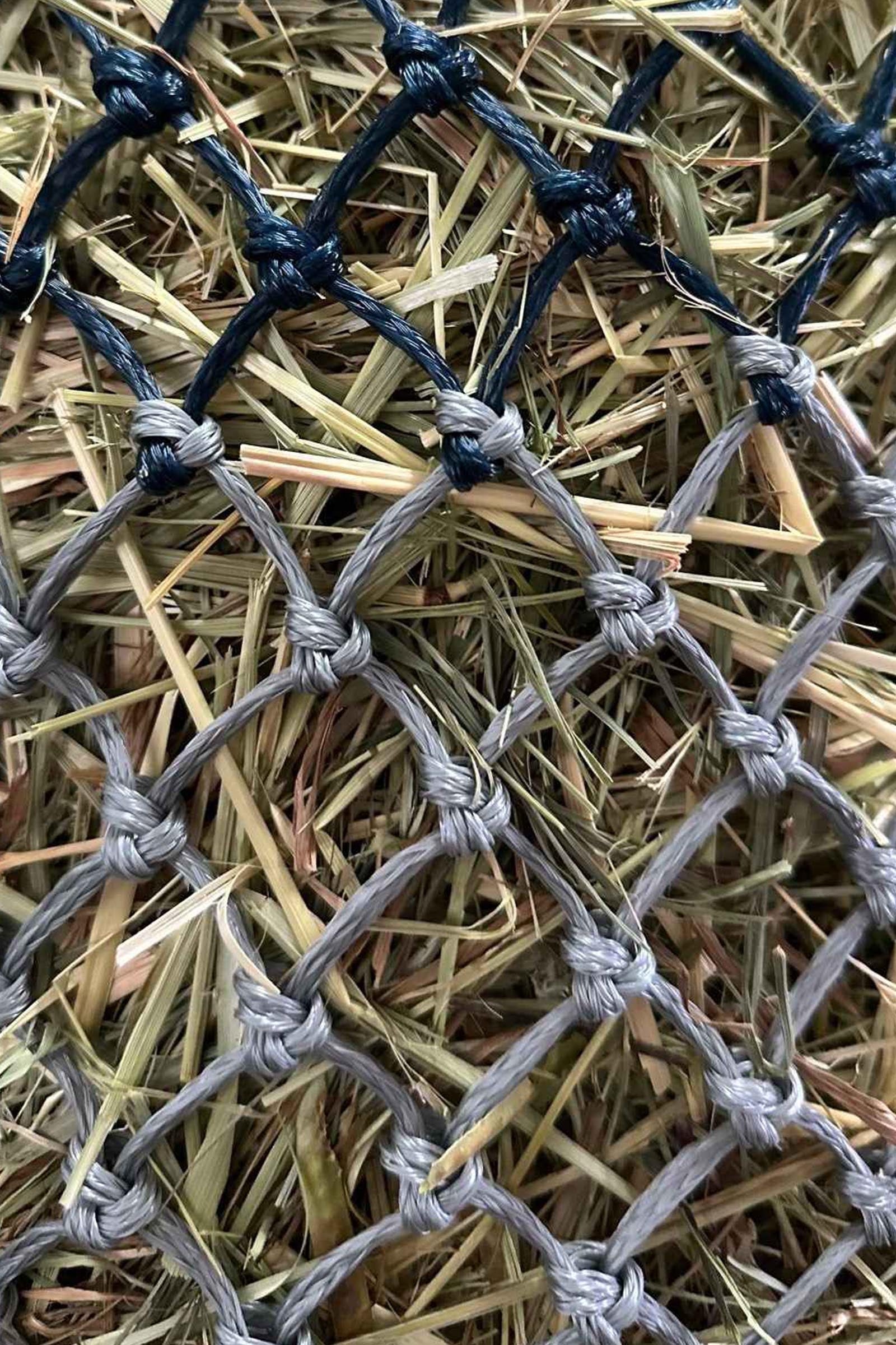 USG 2-Color Hay Net, 3x3cm mesh Horse Feeders & Waterers